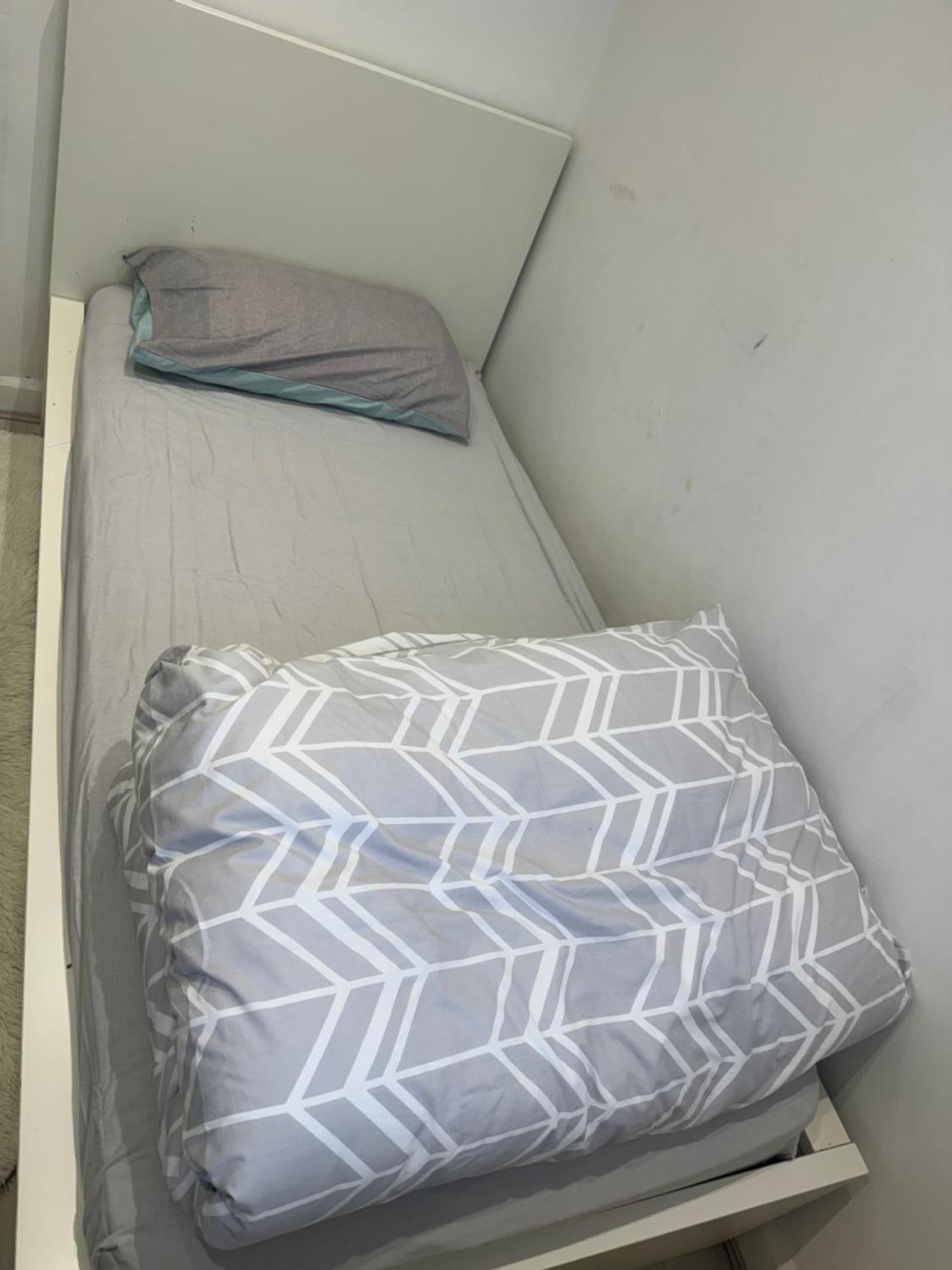 Single Room Canvey Island Екстериор снимка